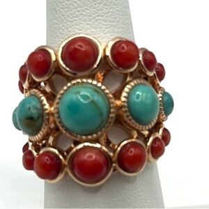Elegant Gold and Turquoise Ring